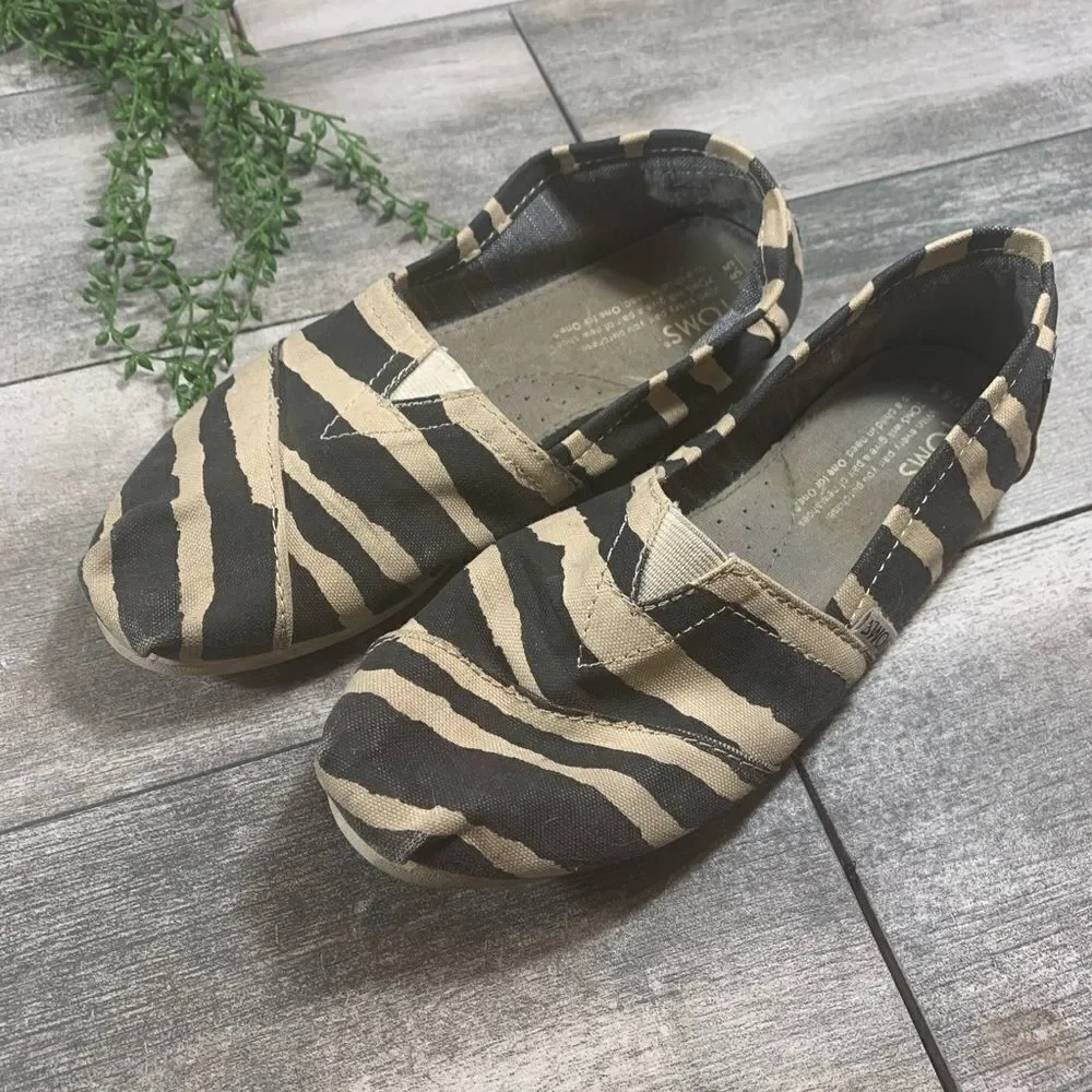 Toms zebra print